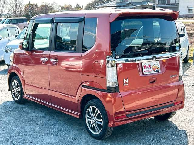 ���X�ł͌y�����Ԃ��畁�ʎԂ܂ŕ��L���I�[�����[�J�[�̎Ԏ�E�F�E�O���[�h��L�x�ɑ����Ă���܂��B