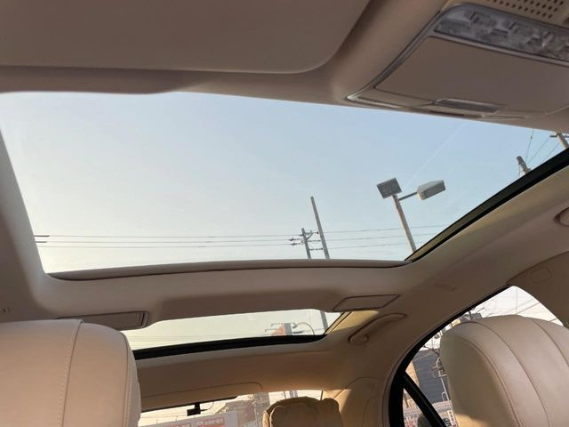 ���p�m���~�b�N�X���C�f�B���O���[�t::�唗�͂̃p�m���}���[�t�́A�㕔���Ȃɂ܂ő����Ă���A�J���I�ȋ�Ԃ����y���݂��������܂��B