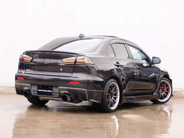 �l�C�̃����T�[�J�X�^���ԗ��̓���!�ߋ����𐮔��L�^���20���c���Ă���AVALDISPORT���t���G�A���ɃJ�[�{���{���l�b�g�ATEIN�ԍ����AWORK��ZR1018AW���^�X�̍��z�p�[�c�𑕔�