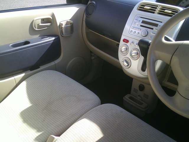 ���Ӓ菑�t���ň��S����O�ҋ@��(JAAA���{�����ԊӒ苦��)�̃v���Ӓ�m�ɂ���Ď��q��Ԃׂ̍��ȕ����܂ŊӒ���s�Ȃ��Ă��܂�!���ÎԂ̕s��������������S�ł��܂���!