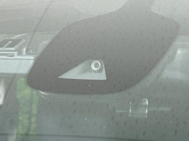 �y�C���e���W�F���g�G�}�[�W�F���V�[�u���[�L�z�t�����g�J�����őO���̎ԗ�����s�҂����m�B�Փ˂������Ȏ��͏Փ˔�Q�y���u���[�L���쓮�A�Փˉ�����T�|�[�g�B�����S�Ƀh���C�u�����y���݂��������܂��B