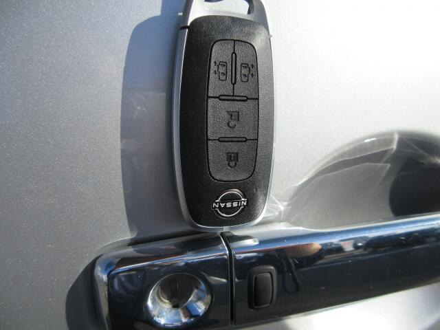 �X�}�[�g�L�[�ŁA�h�A���y�X�J��