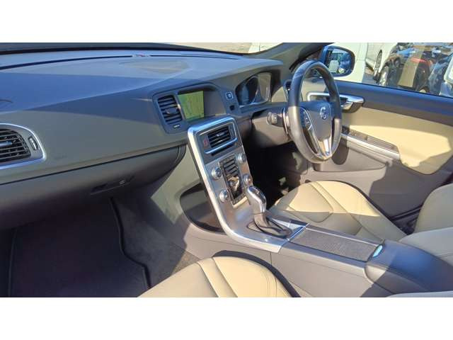 S60D4 ダイナミック エディション ディーゼル