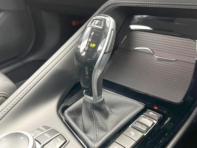 ●MTモード付きAT:通常は自動でおこなわれる変速(ギアチェンジ)をドライバーの操作によって意図的に変えられるシステムです。より一層普段のドライブをお楽しみいただけます!