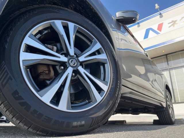 �y����18�C���`�A���~�z�C�[���z�O�ςɃ}�b�`���������A���~�z�C�[���𑕒����Ă���܂��B�e��ЊO�A���~�z�C�[����A�X�^�b�h���X�^�C�����戵�����Ă���܂��B���񂲑��k����������