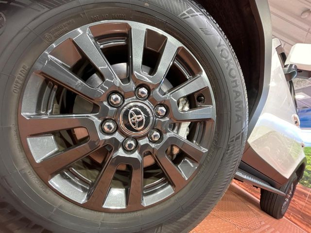 �y�O���[�h��p����18�C���`�A���~�z�C�[���z�f�U�C�����̍��������A���~�z�C�[���𑕒����Ă���܂��B�e��ЊO�A���~�z�C�[����A�X�^�b�h���X�^�C�����戵�����Ă���܂��B���񂲑��k����������