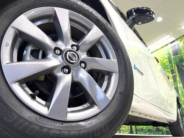 �y����15�C���`�A���~�z�C�[���z�O�ςɃ}�b�`���������A���~�z�C�[���𑕒����Ă���܂��B�e��ЊO�A���~�z�C�[����A�X�^�b�h���X�^�C�����戵�����Ă���܂��B���񂲑��k����������