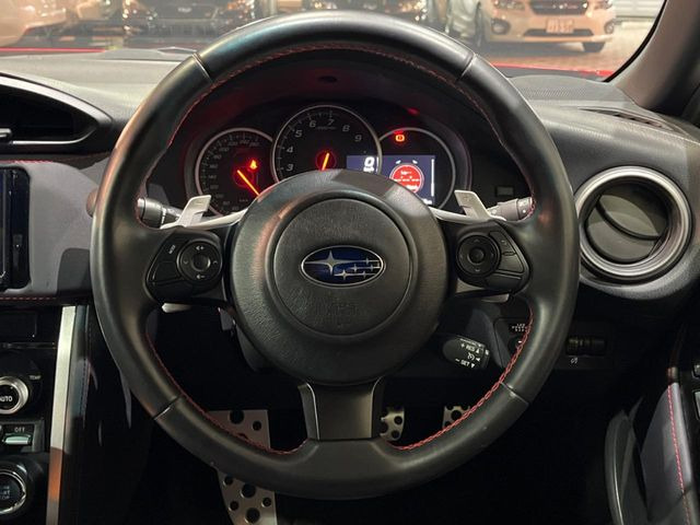 �y�����v�����X�e�A�����O�z�㎿�Ȋv���g�p���邱�ƂŁA��ɂ����������݂ƂĂ��^�]���₷���n���h���ł���