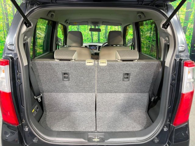 ���i�̂���������ʋ΁A���}���ɏ\���ȉ׎��X�y�[�X���m�ۂ��Ă���܂��B�Z�J���h�V�[�g��|���ƁA�傫�ȉו��̐ύڂ��\�ł���