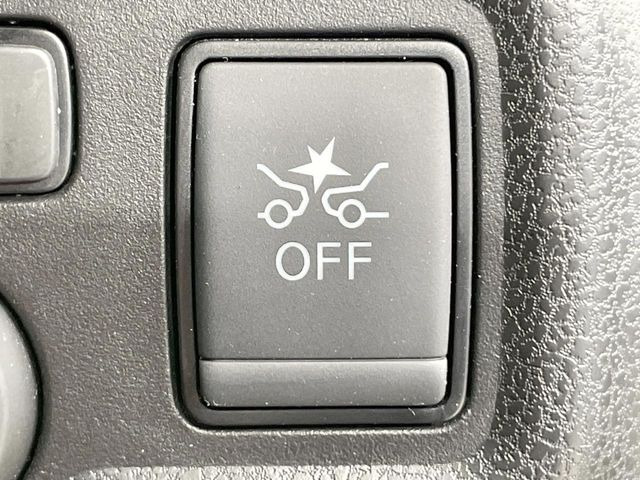 �y�G�}�[�W�F���V�[�u���[�L�z���s���ɑO���̎ԗ�����F�����A�Փ˂������Ȏ��͌x��ƃu���[�L�ŏՓˉ���Ɣ�Q�y�����A�V�X�g�B�����S�Ƀh���C�u�����y���݂��������܂��B