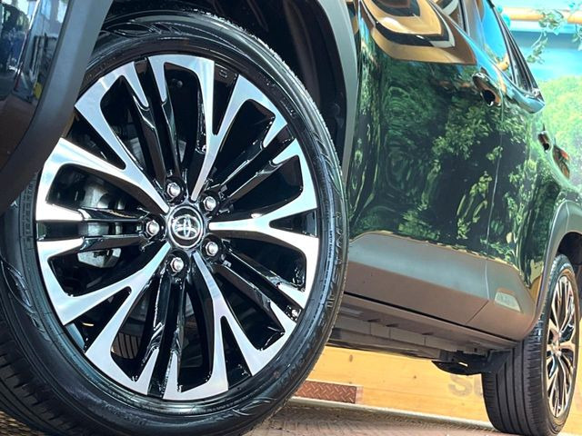 �y����18�C���`�A���~�z�C�[���z�O�ςɃ}�b�`���������A���~�z�C�[���𑕒����Ă���܂��B�e��ЊO�A���~�z�C�[����A�X�^�b�h���X�^�C�����戵�����Ă���܂��B���񂲑��k����������