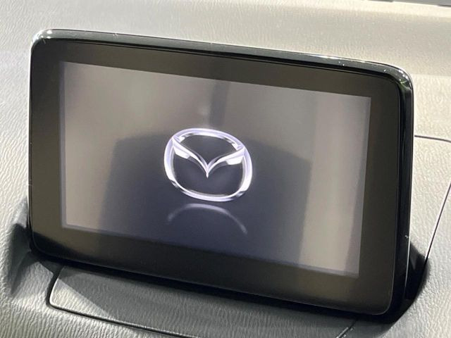 �y�}�c�_�R�l�N�g�i�r�z�ԓ��̕��͋C�Ƀ}�b�`������̌^�^�C�v�̃i�r�B�e����q�ݒ��Bluetooth�Đ����A�l�X�ȋ@�\���y���߂܂��B�����I�ȃ_�C�������삪�\�ŁA�g��������ǍD�ł��B