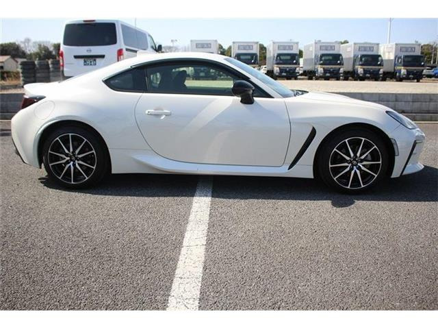 ���Ǝҗl�ւ̔̔��͂��f�肳���Ă��������܂��B �Ԍ������ԗ��̏ꍇ�́A�Ԍ����擾�������x�������z�ŕ\�����Ă���܂��B