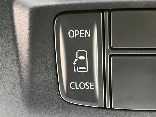 【パワースライドドア】スマートキーや運転席のスイッチでスライドドアの開閉が可能♪電動だから力を入れてドアを開ける必要が無く、小さいお子様でも、重い荷物を持っている時もラクに開け閉めできます♪