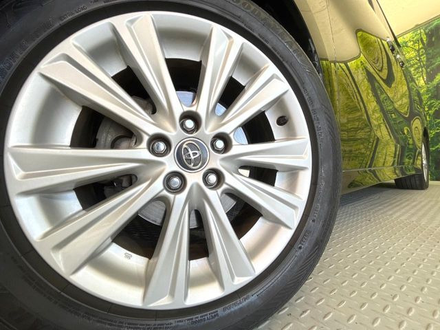 �y����18�C���`�A���~�z�C�[���z�O�ςɃ}�b�`���������A���~�z�C�[���𑕒����Ă���܂��B�e��ЊO�A���~�z�C�[����A�X�^�b�h���X�^�C�����戵�����Ă���܂��B���񂲑��k����������