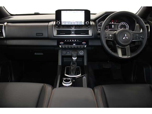 トライトン2.4 GSR ディーゼル 4WD