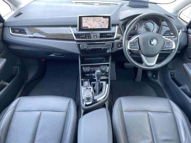 2シリーズアクティブツアラー218d ラグジュアリー