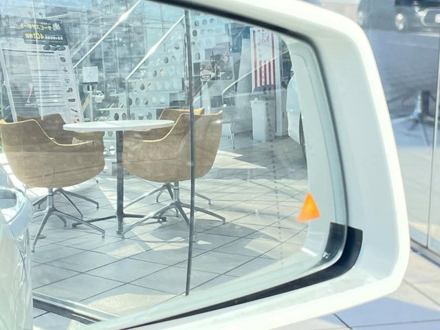 ���u���C���h�A�V�X�g�Z���T�[:���p����̎Ԃ����m���A�h���C�o�[���Ԑ��ύX���s���ۂɁA�x�����Ƌ��ɒ��ӂ𑣂��Ă������S�x���@�\�ł�!