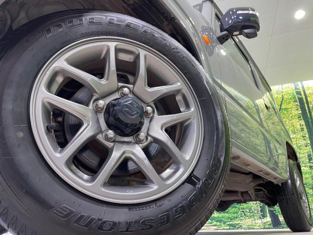 【純正16インチアルミホイール】外観にマッチした純正アルミホイールを装着しております。各種社外アルミホイールや、スタッドレスタイヤも取扱いしております。是非ご相談ください♪