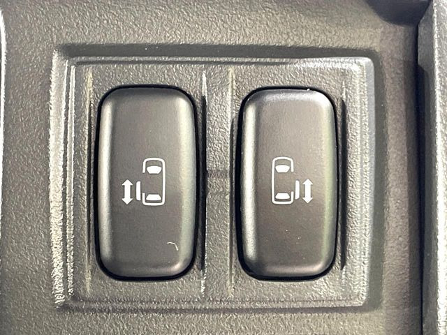 �y�����p���[�X���C�h�h�A�z�X�}�[�g�L�[��^�]�Ȃ̃X�C�b�`�Ō�ȗ����X���C�h�h�A�̊J���\���d��������͂����ăh�A���J����K�v�������A�����Ȃ��q�l�ł��ȒP�ɊJ���߂ł����K�ł���