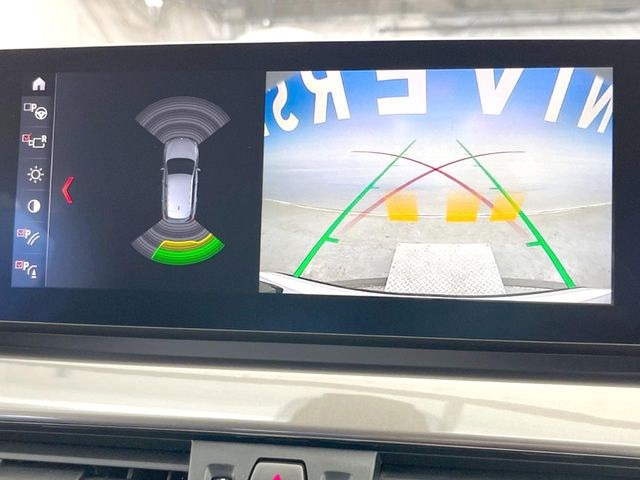 ●ガイドライン付きバックカメラ:不安な駐車もこれで安心!ガイドライン付きなので狭い箇所での駐車もラクラクです!