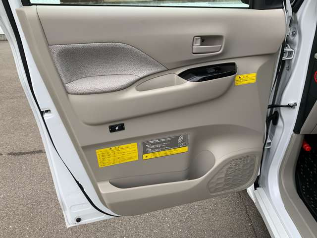 ルークスX ターボ 助手席スライドアップシート