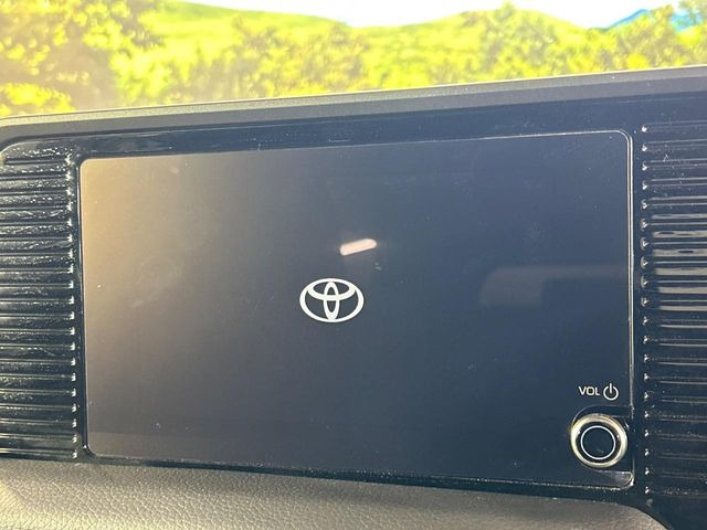 �y8�C���` �f�B�X�v���C�I�[�f�B�I�z���ʂ̃f�B�X�v���C��AppleCarPlay��AndroidAuto�����p�\�B�傫�ȉ�ʂŃX�}�z�i�r�A�v���������p���������܂���