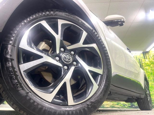 �y����18�C���`�A���~�z�C�[���z�O�ςɃ}�b�`���������A���~�z�C�[���𑕒����Ă���܂��B�e��ЊO�A���~�z�C�[����A�X�^�b�h���X�^�C�����戵�����Ă���܂��B���񂲑��k����������