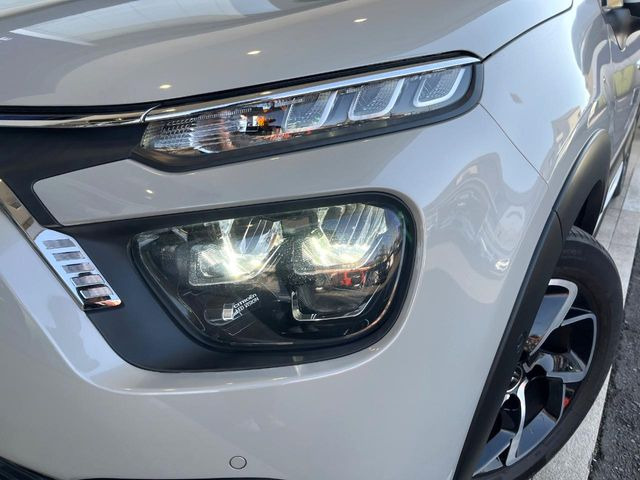 ���w�b�h���C�g:�w�b�h���C�g�͉��΂݂����Ȃ��A�Y��ȏ�Ԃ�ۂ��Ă���܂��B���΂ݖh�~�̃����Y�R�[�e�B���O�̎{�H���\�ł������܂��B