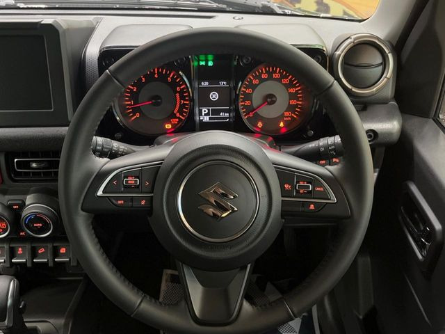 �y�����v�����X�e�A�����O�z�㎿�Ȋv���g�p���邱�ƂŁA��ɂ����������݂ƂĂ��^�]���₷���n���h���ł���