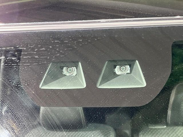 �y�X�}�[�g�A�V�X�g�z���s���ɑO���̎ԗ�����F�����A�Փ˂������Ȏ��͌x��ƃu���[�L�ŏՓˉ���Ɣ�Q�y�����A�V�X�g�B�����S�Ƀh���C�u�����y���݂��������܂��B