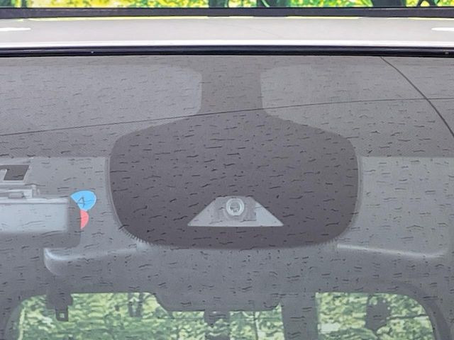 �y�C���e���W�F���g�G�}�[�W�F���V�[�u���[�L�z�t�����g�J�����őO���̎ԗ�����s�҂����m�B�Փ˂������Ȏ��͏Փ˔�Q�y���u���[�L���쓮�A�Փˉ�����T�|�[�g�B�����S�Ƀh���C�u�����y���݂��������܂��B