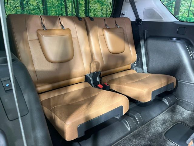 3列目シートはもちろん状態良好☆大人でもゆったりと座って頂けますので、大人数でのお出かけもラクラクです♪ご家族で、気の知れた仲間で、ドライブに行くのが楽しみですね♪