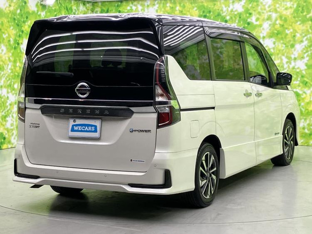 セレナ1.2 e-POWER ハイウェイスターV