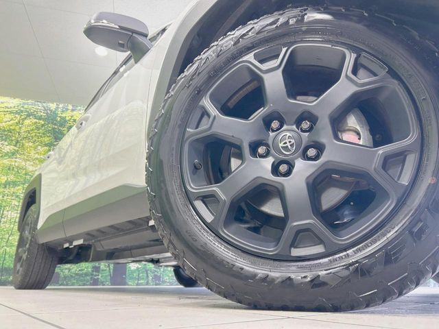 �y����18�C���`�A���~�z�C�[���z�O�ςɃ}�b�`���������A���~�z�C�[���𑕒����Ă���܂��B�e��ЊO�A���~�z�C�[����A�X�^�b�h���X�^�C�����戵�����Ă���܂��B���񂲑��k����������