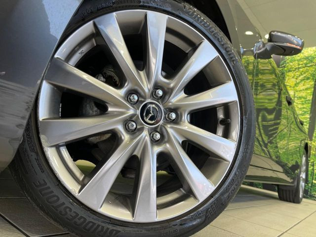 �y����18�C���`�A���~�z�C�[���z�O�ςɃ}�b�`���������A���~�z�C�[���𑕒����Ă���܂��B�e��ЊO�A���~�z�C�[����A�X�^�b�h���X�^�C�����戵�����Ă���܂��B���񂲑��k����������