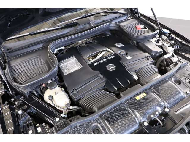 4.0L V�^8�C��DOHC�c�C���^�[�{+���[�^�[�A�G���W��:612ps/86.7kgm ���[�^�[:22ps/25.5kgm�A�S��&times;�S��&times;�S��mm 4960&times;2020&times;1715mm�A�ԗ��d�� 2490kg