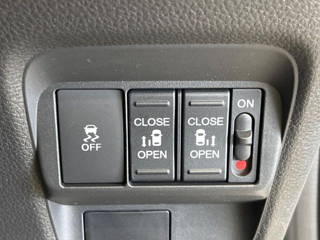 �y�����p���[�X���C�h�h�A�z�X�}�[�g�L�[��^�]�Ȃ̃X�C�b�`�Ō�ȗ����X���C�h�h�A�̊J���\���d��������͂����ăh�A���J����K�v�������A�����Ȃ��q�l�ł��ȒP�ɊJ���߂ł����K�ł���