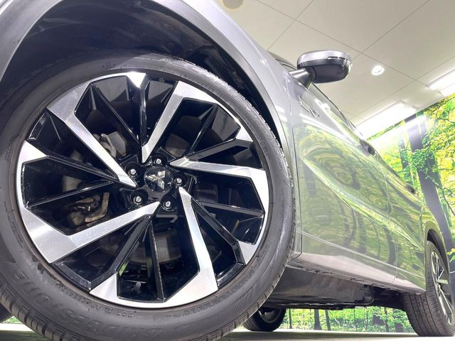 【純正20インチアルミホイール】外観にマッチした純正アルミホイールを装着しております。各種社外アルミホイールや、スタッドレスタイヤも取扱いしております。是非ご相談ください♪