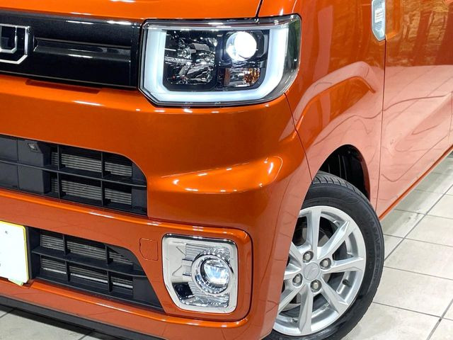 �yLED�w�b�h���C�g�z���V����ԑ��s�����ǍD�Ȏ��E���m�ۂ����S���ĉ^�]�ł��鍂�P�xLED�w�b�h���C�g�𑕔�!�_�����x�������A����d�͂��}�����Ă��܂��B