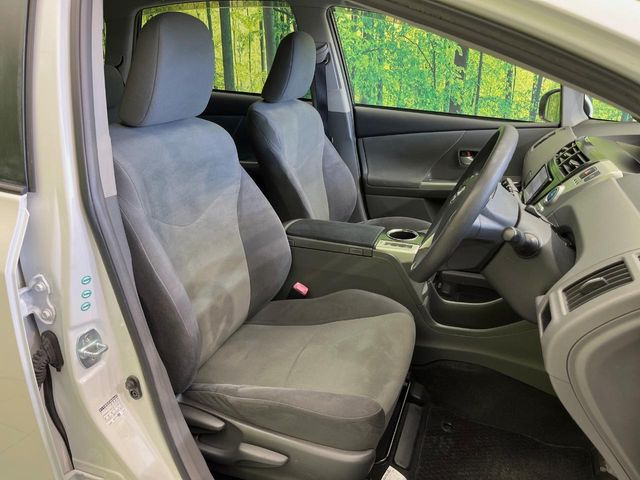 運転席シート廻りは使用感も少なく、良好な状態となっています。丁寧に使われていたことがよくわかりますね。