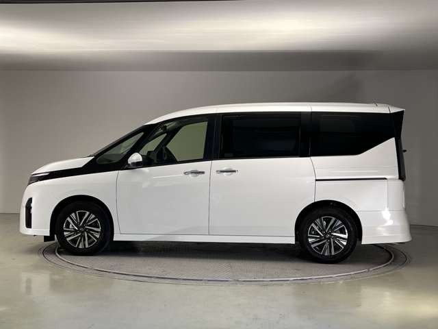 セレナ1.4 e-POWER ハイウェイスターV