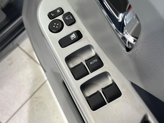 �y�d���i�[�~���[�z�T�C�h�~���[�͓d���i�[���ƂȂ��Ă���A�������ԏ�ł��L�Y�������X�N��}�����܂��B