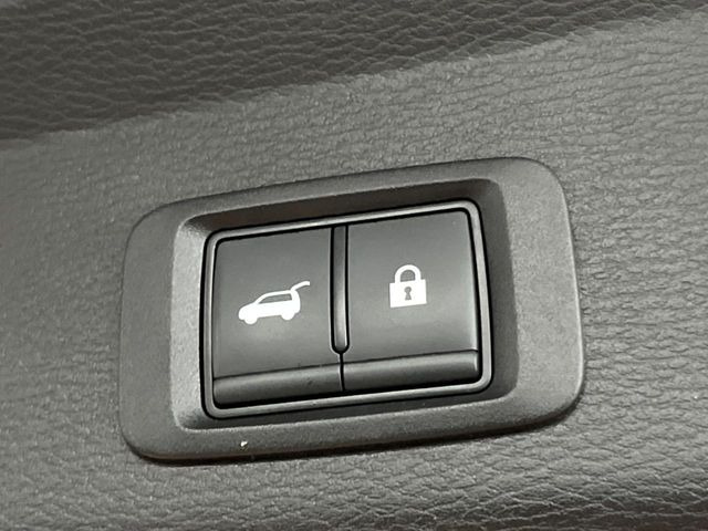 �y�p���[�o�b�N�h�A�z�X�}�[�g�L�[��^�]�Ȃ̃{�^�������������Ń��A�Q�[�g�������ŊJ���܂�!�ו��������Ă��鎞��A�����ʒu�ɂ���o�b�N�h�A��߂�ۂɕ֗��ȋ@�\�ł���