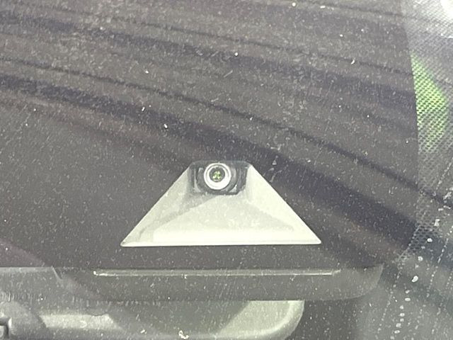 �y�C���e���W�F���g�G�}�[�W�F���V�[�u���[�L�z�t�����g�J�����őO���̎ԗ�����s�҂����m�B�Փ˂������Ȏ��͏Փ˔�Q�y���u���[�L���쓮�A�Փˉ�����T�|�[�g�B�����S�Ƀh���C�u�����y���݂��������܂��B