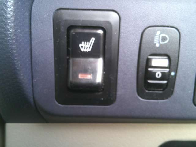 �������~��ɂ��ꂵ���V�[�g�q�[�^�[�����K���|�J�|�J!�G�A�R���������O�ɏ�荞�ނ��Ƃ������h���C�o�[�̐g�̂�f�����g�߂Ă���܂�!