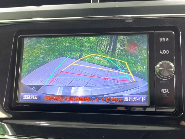 【バックカメラ】駐車時に後方がリアルタイム映像で確認できます。大型商業施設や立体駐車場での駐車時や、夜間のバック時に大活躍!運転スキルに関わらず、今や必須となった装備のひとつです!