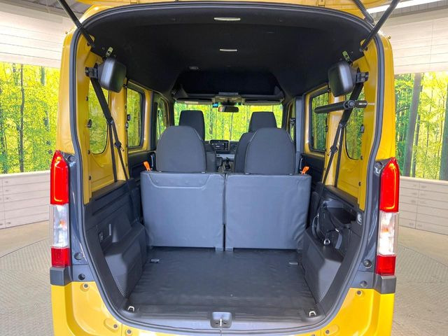 ���i�̂���������ʋ΁A���}���ɏ\���ȉ׎��X�y�[�X���m�ۂ��Ă���܂��B�Z�J���h�V�[�g��|���ƁA�傫�ȉו��̐ύڂ��\�ł���