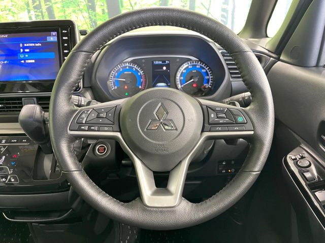 �y�����v�����X�e�A�����O�z�㎿�Ȋv���g�p���邱�ƂŁA��ɂ����������݂ƂĂ��^�]���₷���n���h���ł���