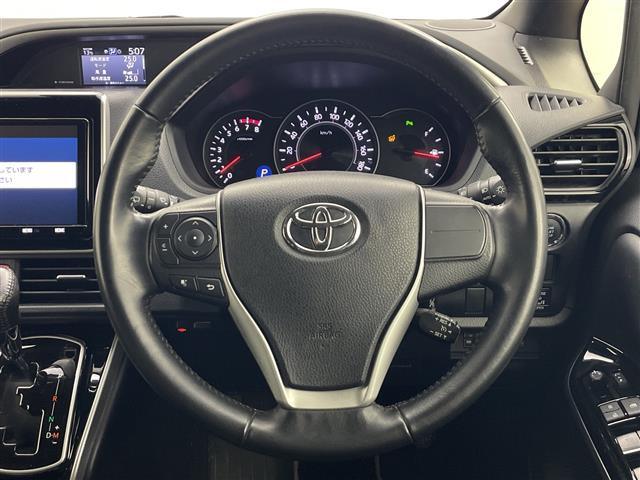 ヴォクシー2.0 ZS 煌III 4WD